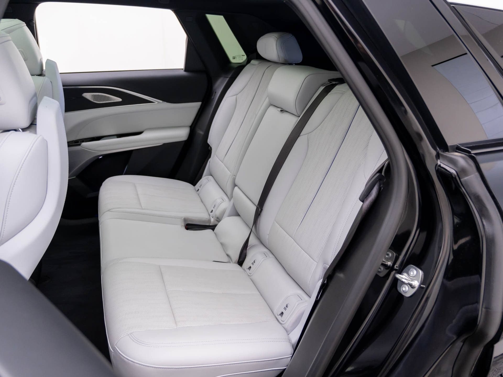 Certified 2024 Cadillac Lyriq Luxury RWD image 19