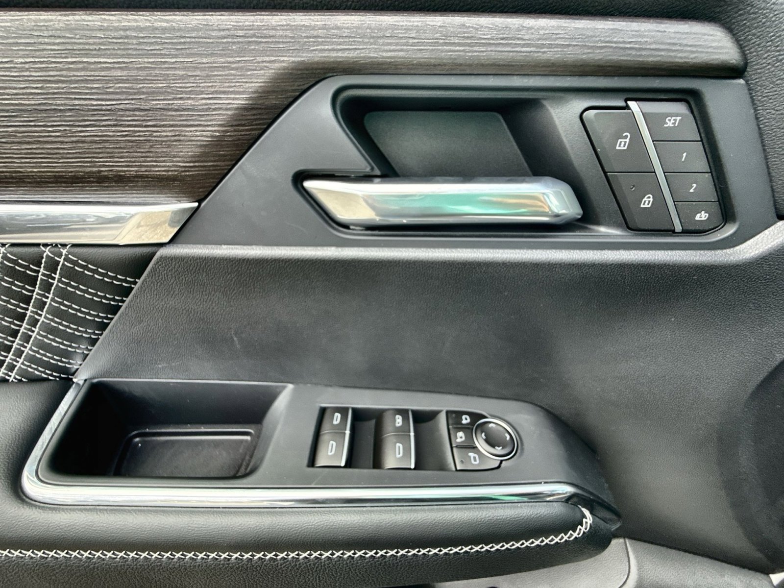 New 2026 GMC Acadia Denali w/ LPO, Floor Liner Package image 15