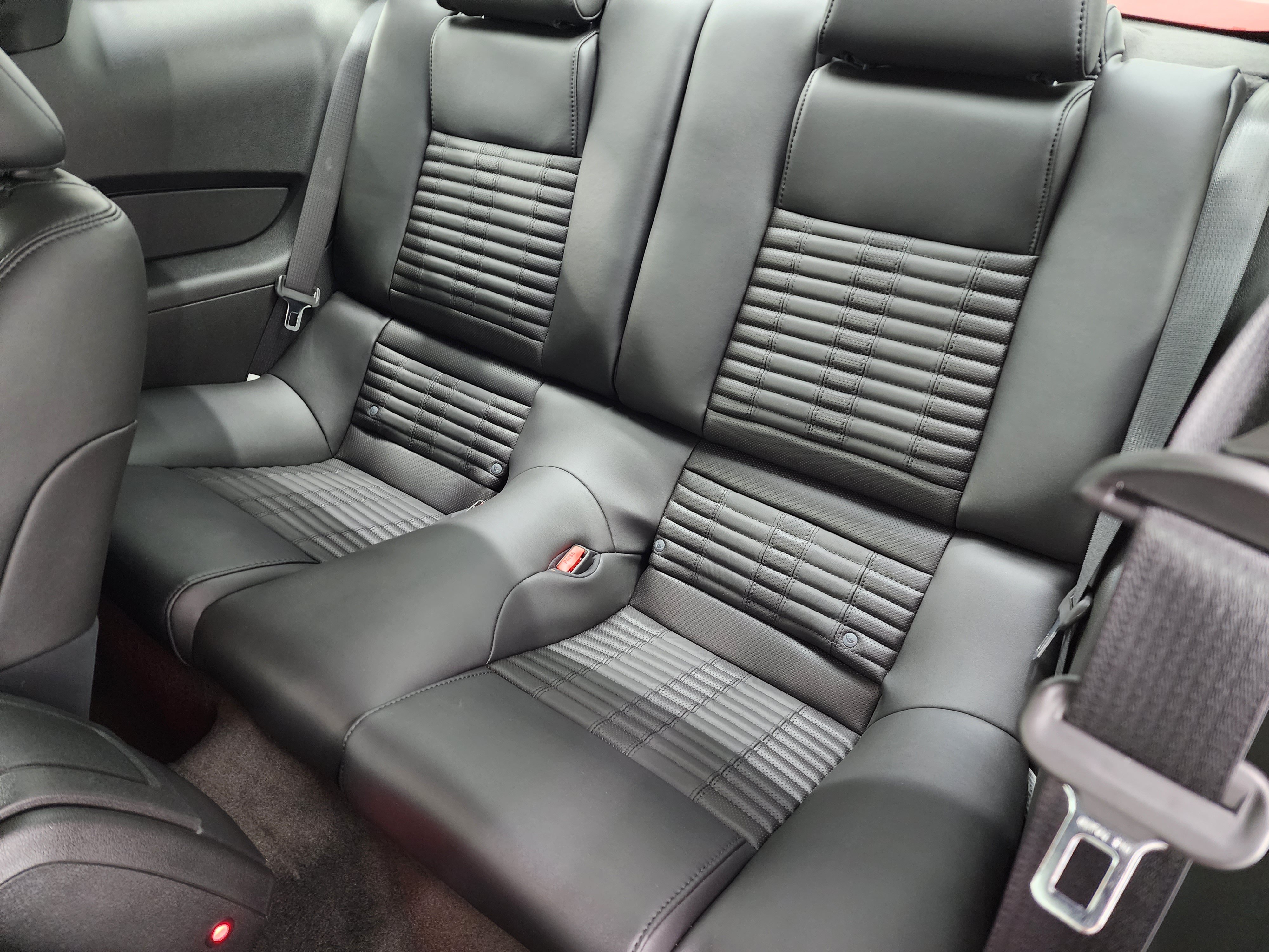 Used 2011 Ford Mustang Shelby GT500 w/ SVT Performance Pkg RWD image 9