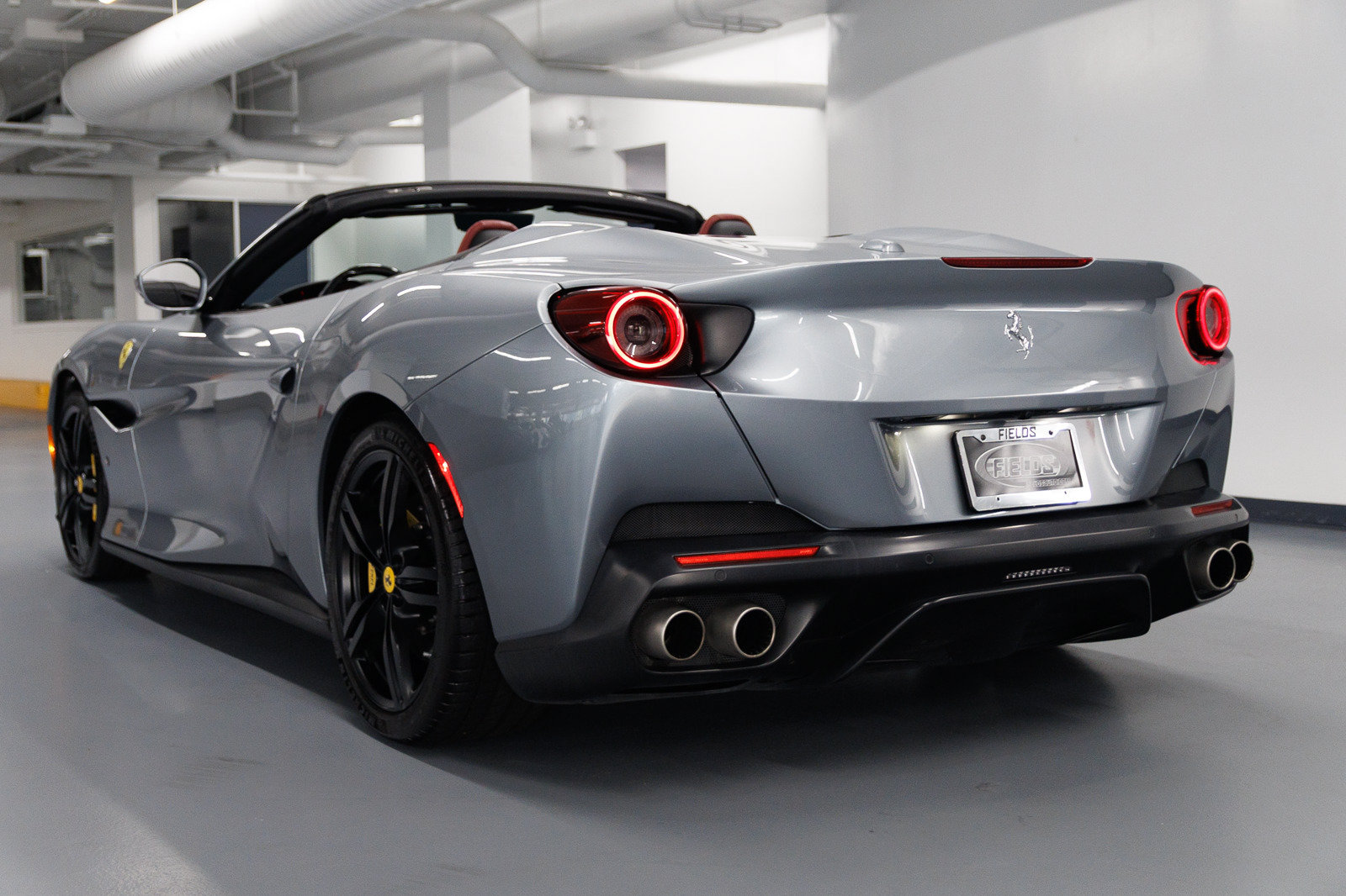 Used 2019 Ferrari Portofino RWD image 13