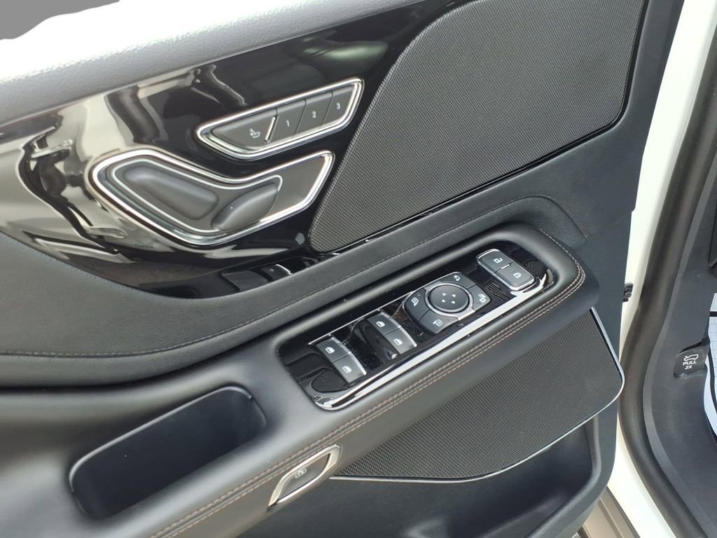 Certified 2025 Lincoln Aviator 2WD w/ Jet Appearance Package image 17