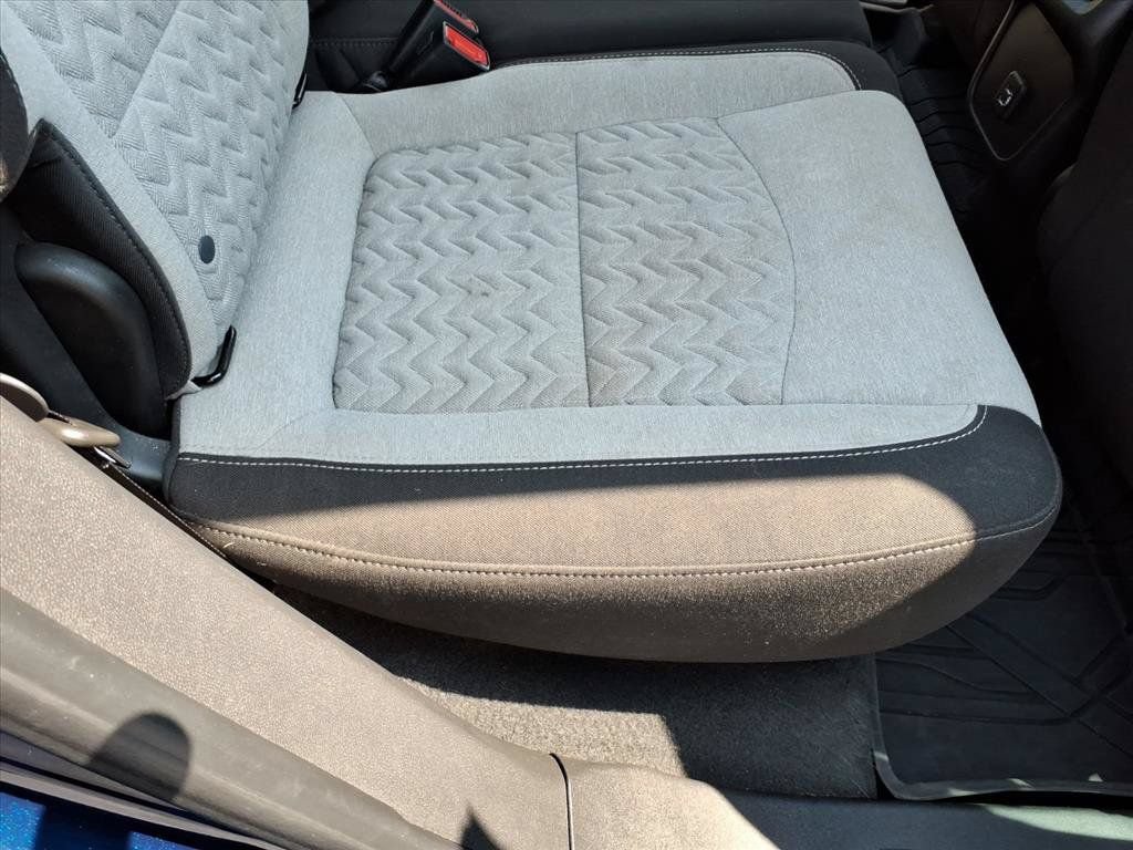 Used 2022 Chevrolet Equinox LS w/ LPO, Floor Liner Package FWD image 17