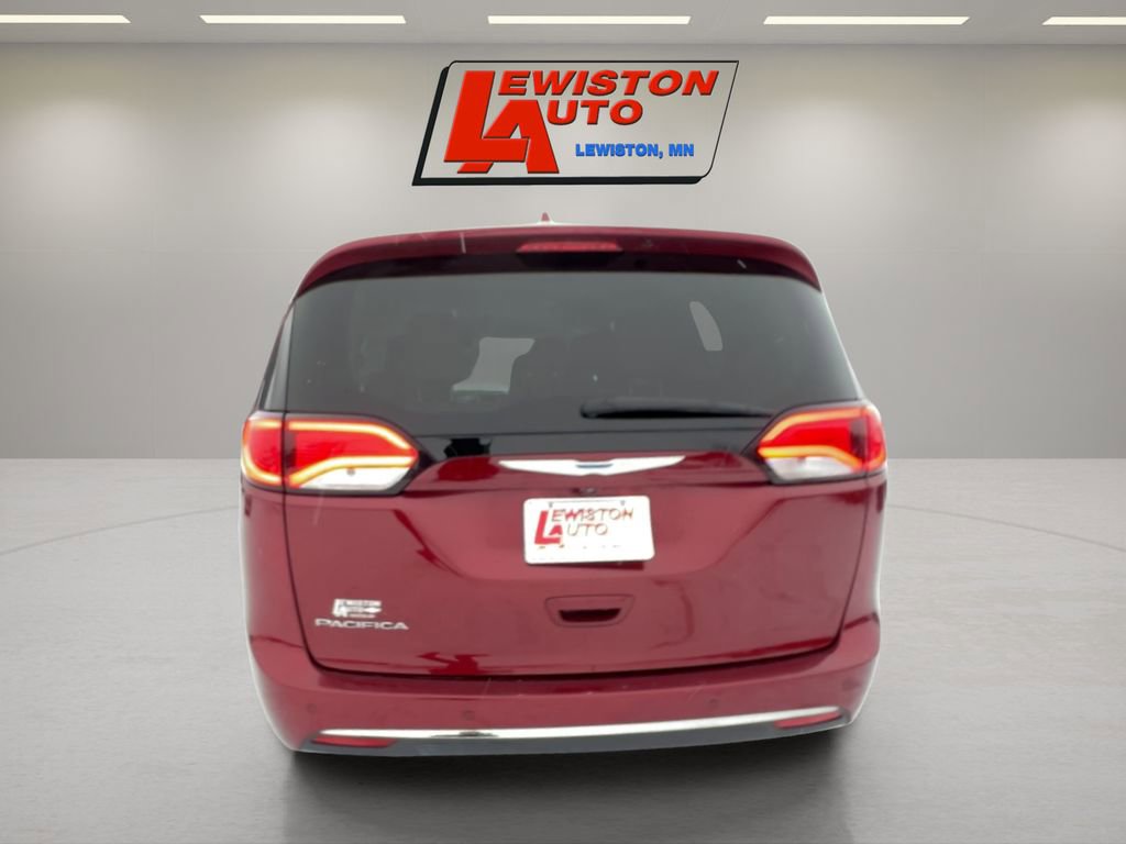 Used 2018 Chrysler Pacifica Touring-L Plus w/ Tire & Wheel Group image 4