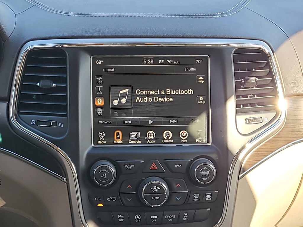Used 2017 Jeep Grand Cherokee Overland AWD/4WD image 17
