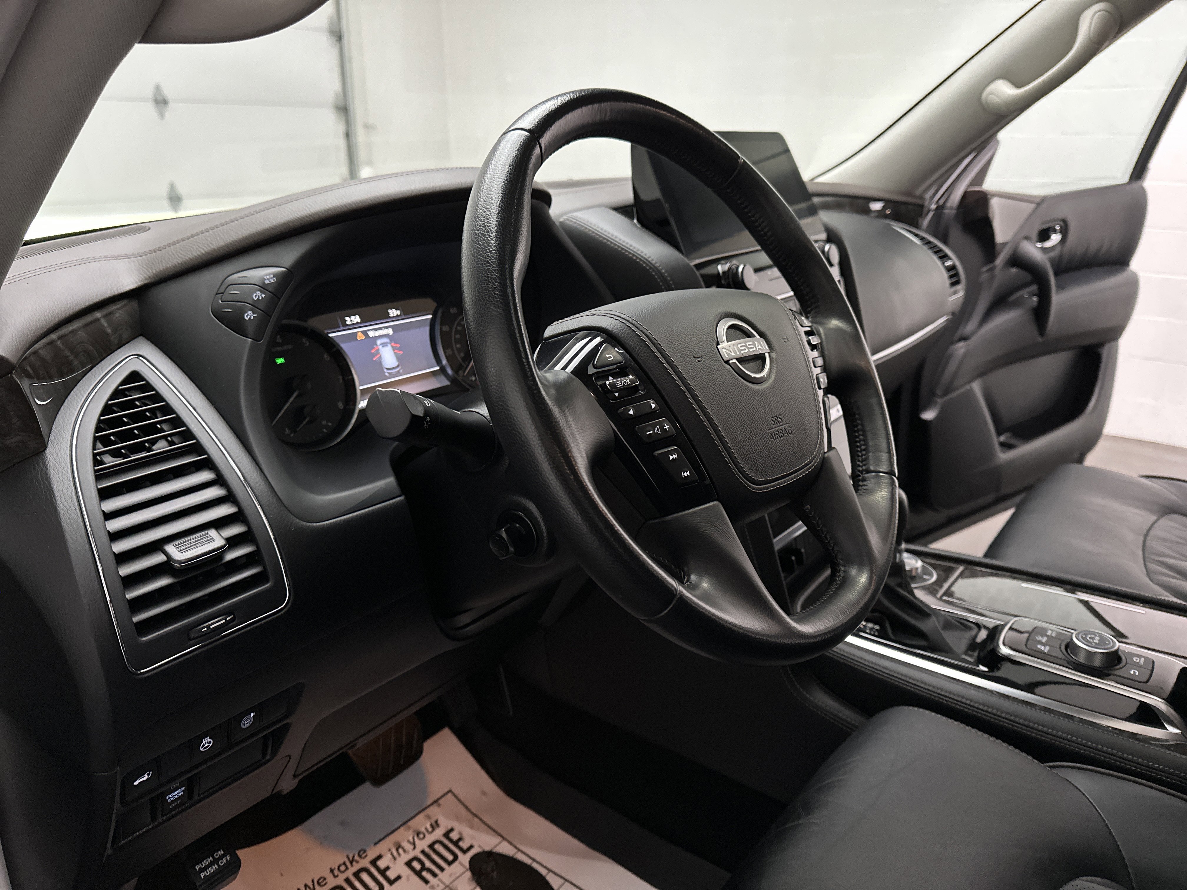 Used 2023 Nissan Armada Platinum image 19