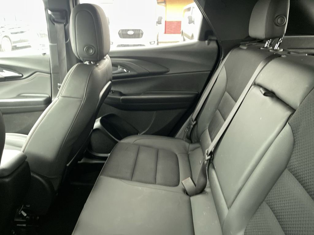 Used 2023 Chevrolet TrailBlazer RS w/ Convenience Package FWD image 4