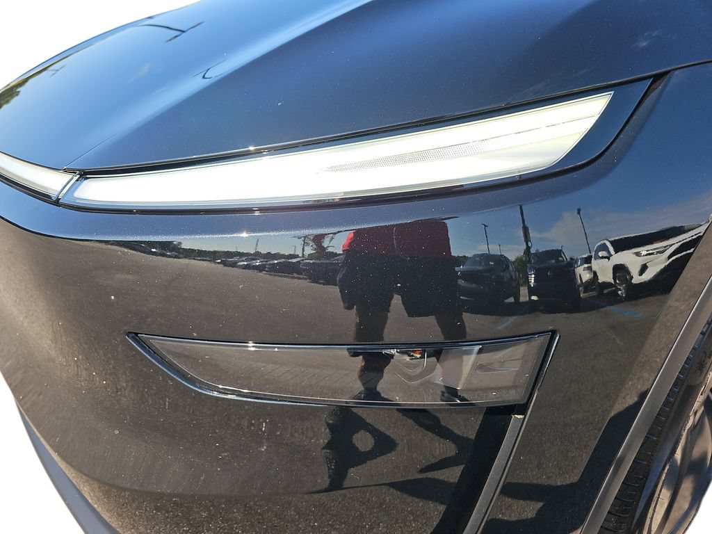 Used 2026 Tesla Model Y 2WD image 32