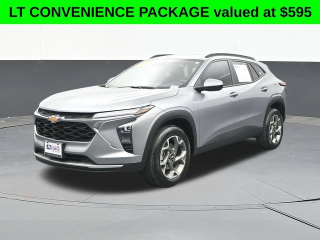 Used 2024 Chevrolet Trax LT w/ Driver Confidence Package FWD image 4