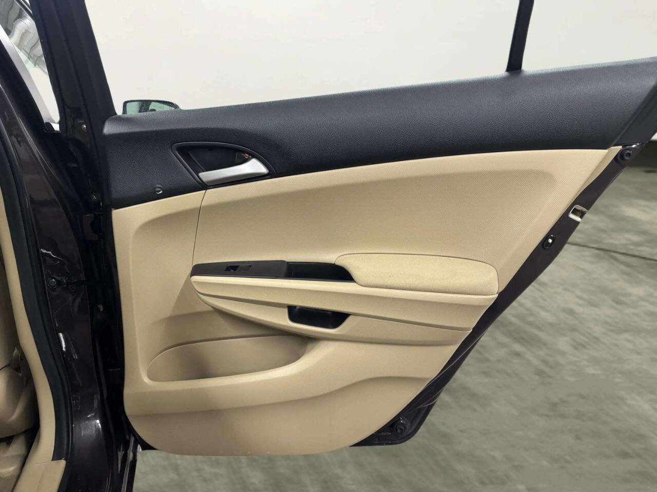 Used 2011 Honda Accord LX image 16