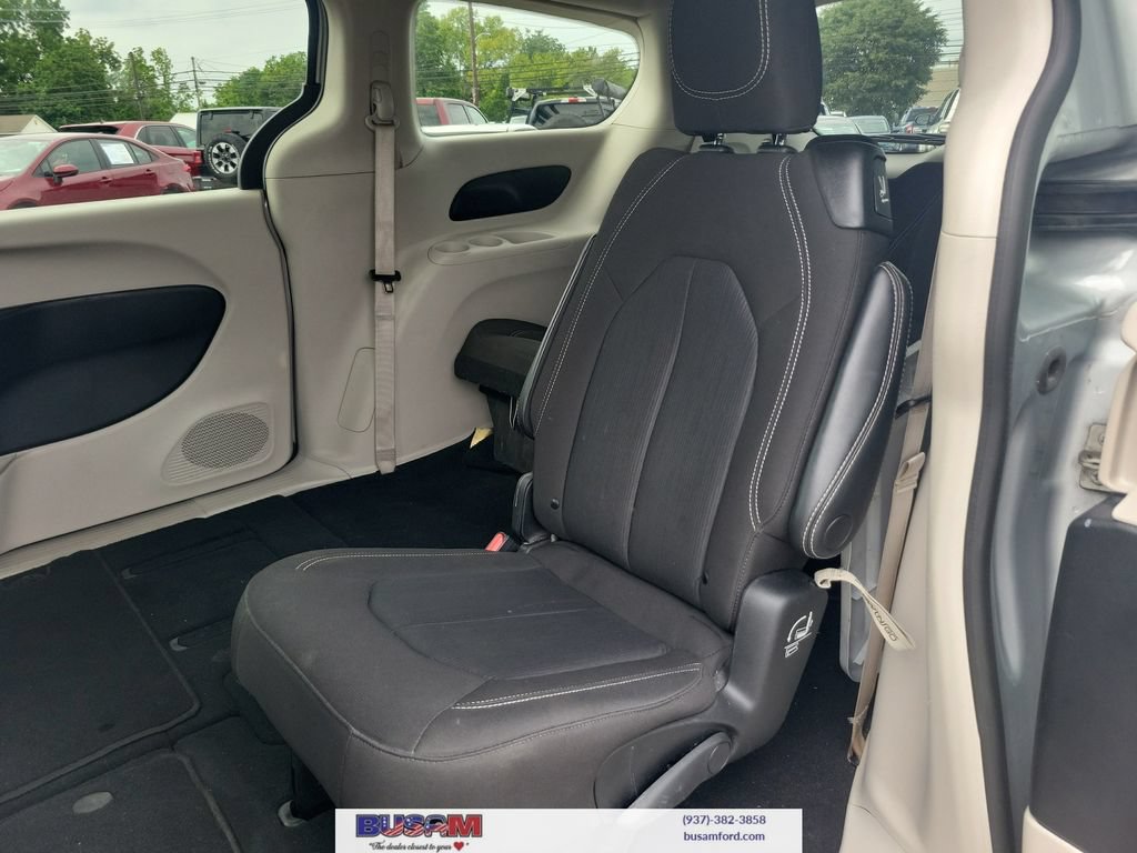 Used 2023 Chrysler Voyager LX FWD image 8