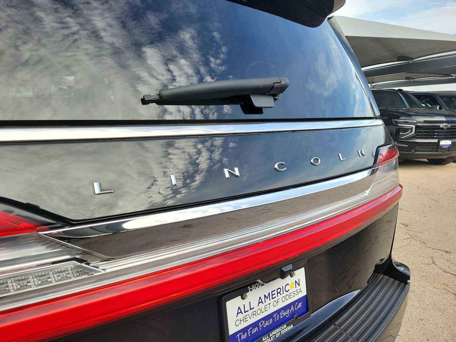 Used 2019 Lincoln Navigator Reserve image 3