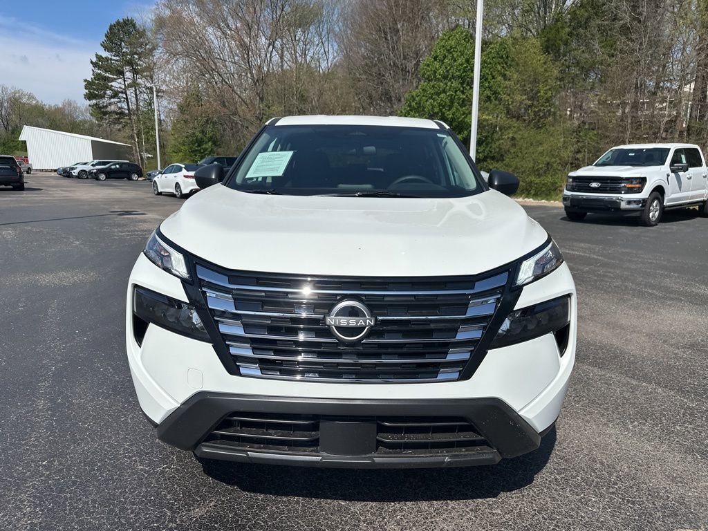Used 2025 Nissan Rogue S image 8