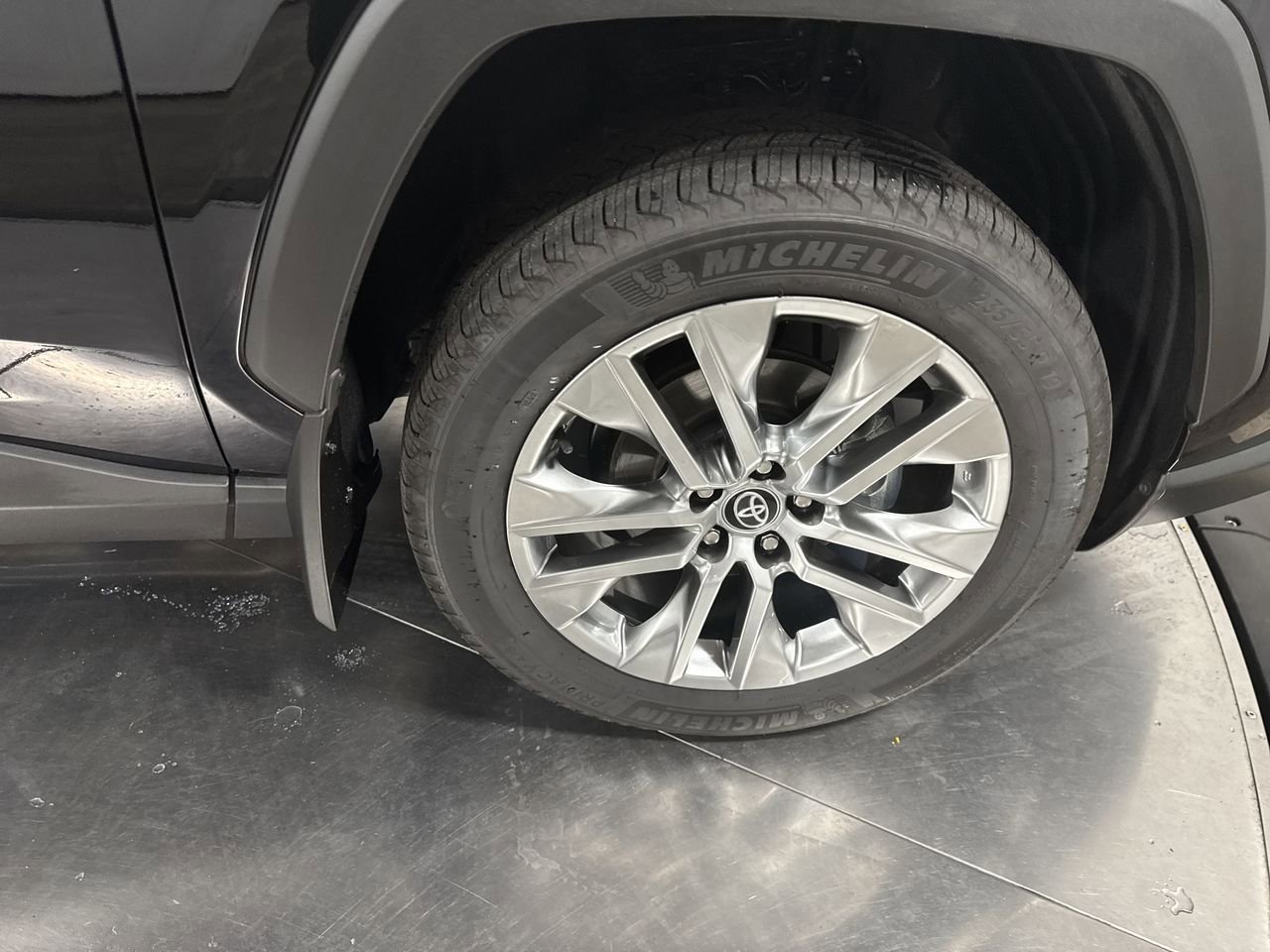 Used 2025 Toyota RAV4 XLE Premium image 14