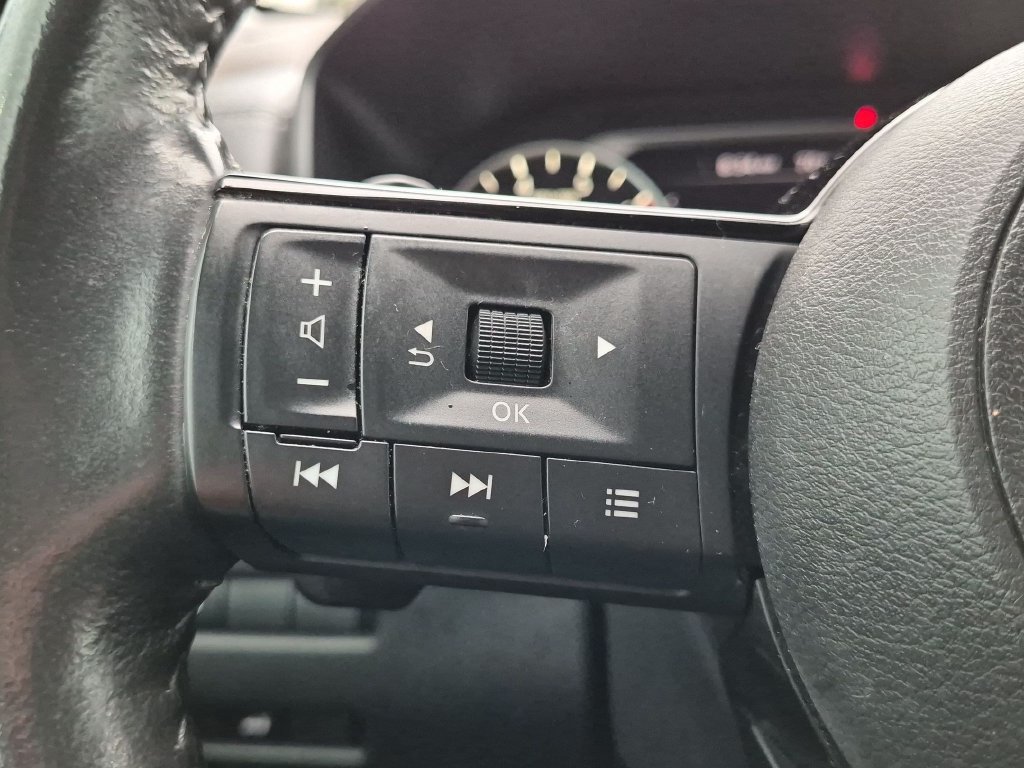 Used 2021 Nissan Rogue SV w/ Premium Package FWD image 15