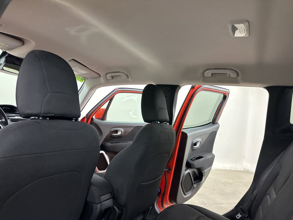 Used 2020 Jeep Renegade Latitude image 24