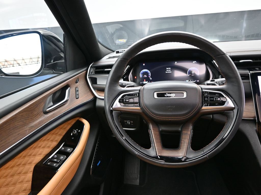 Used 2023 Jeep Grand Cherokee L Summit w/ Advanced Protech Group IV image 32