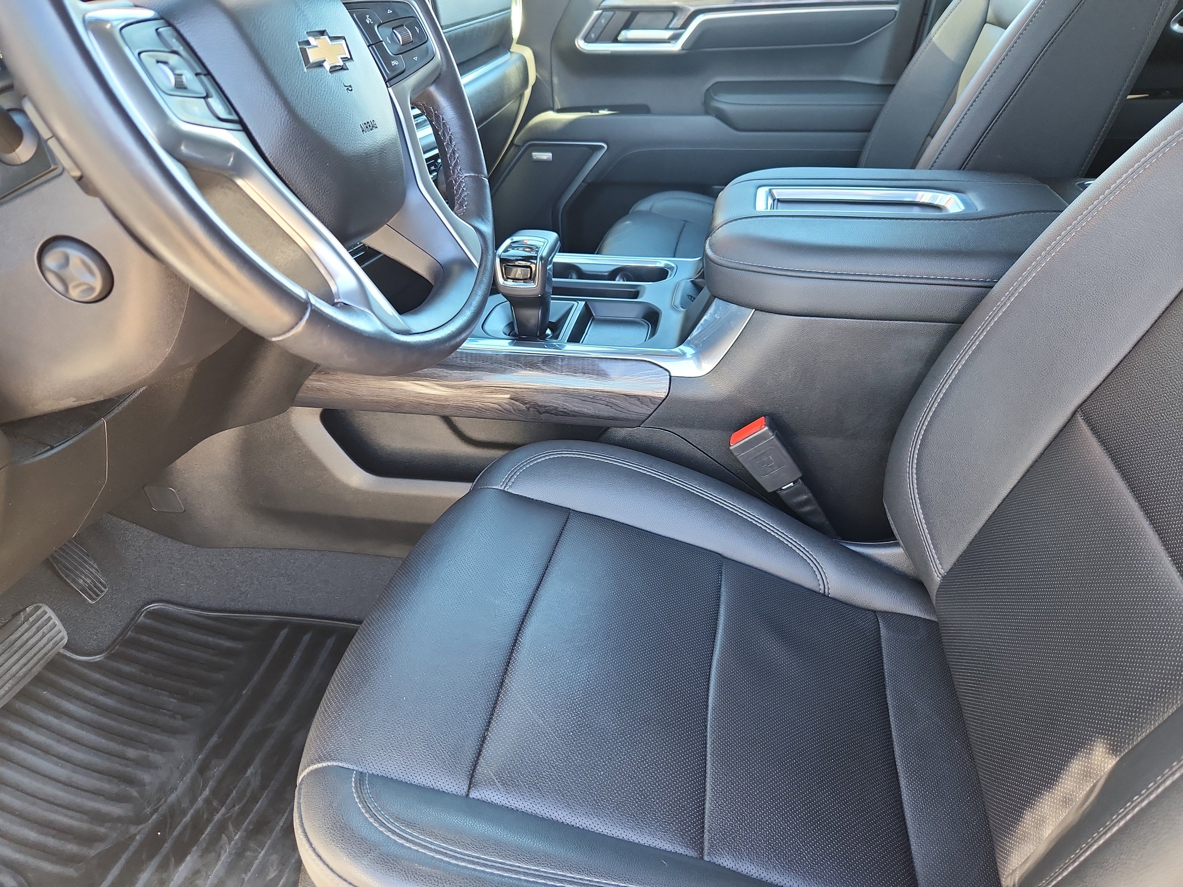 Used 2022 Chevrolet Silverado 1500 LTZ image 7