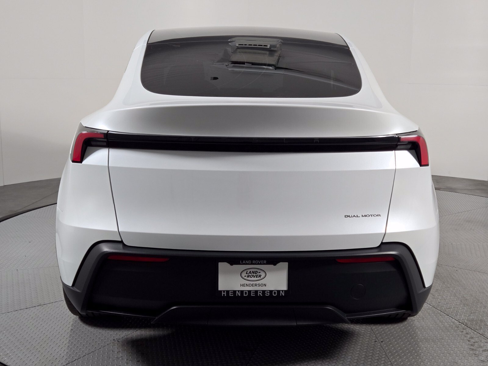 Used 2026 Tesla Model Y AWD image 6