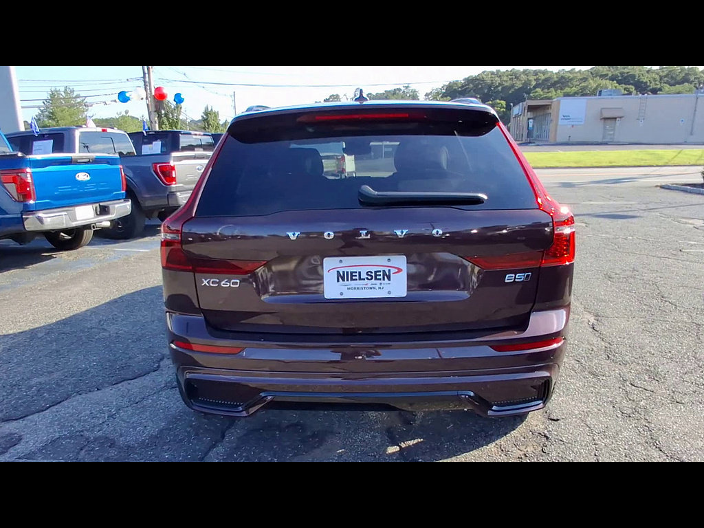 Certified 2025 Ford Explorer Active AWD/4WD image 7