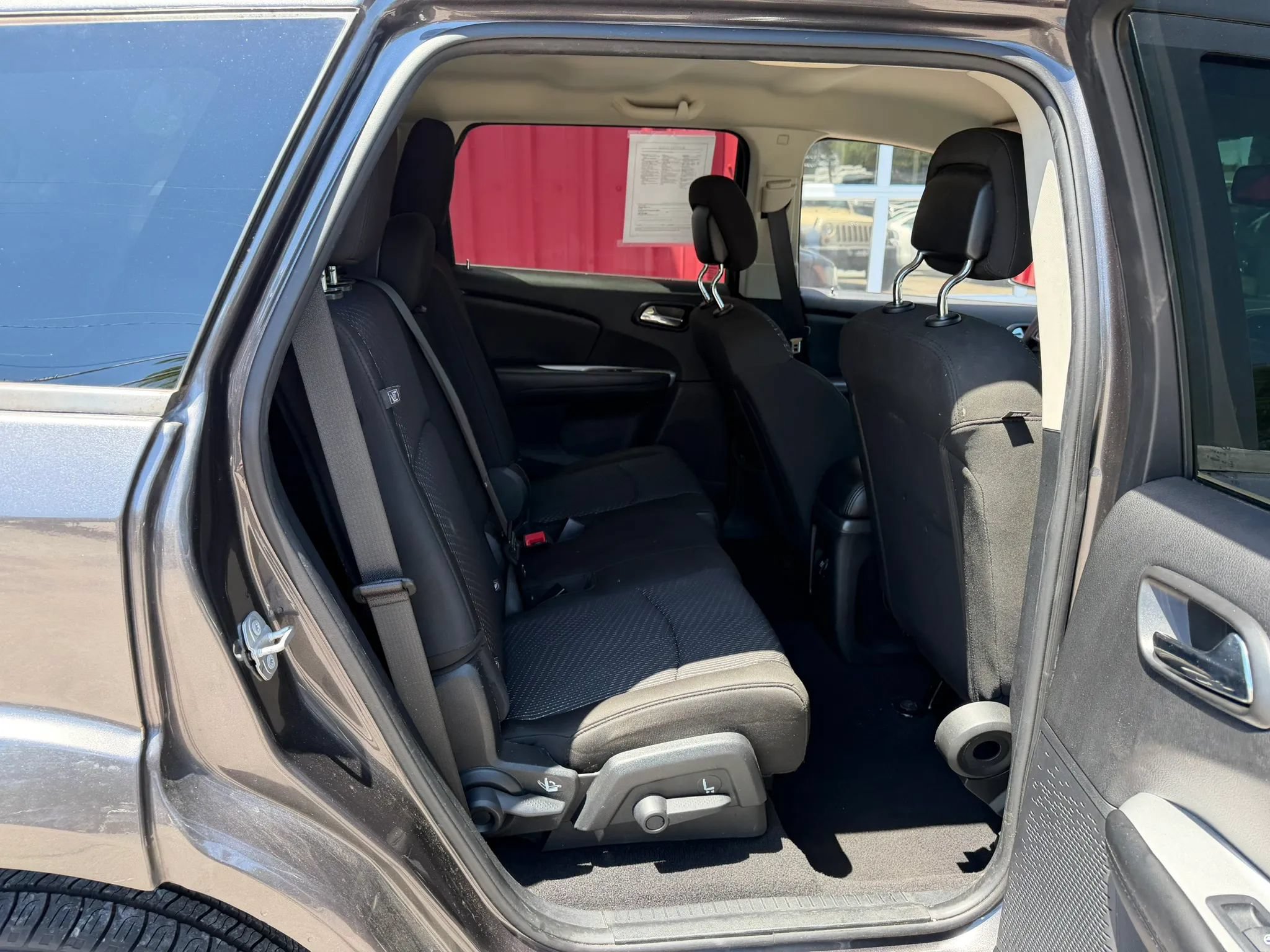 Used 2020 Dodge Journey SE w/ Blacktop Package FWD image 16