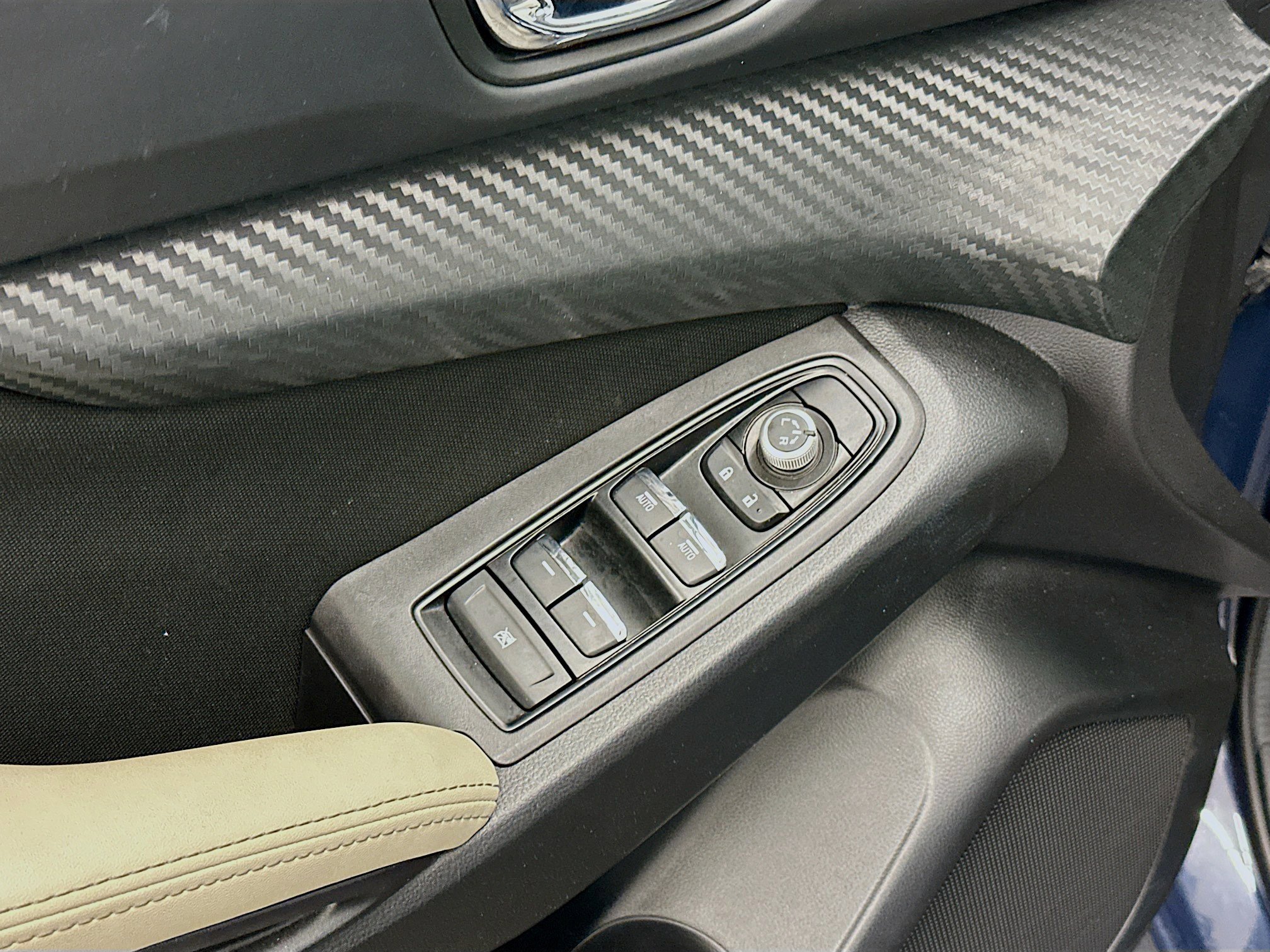 Used 2025 Subaru Ascent Premium image 15
