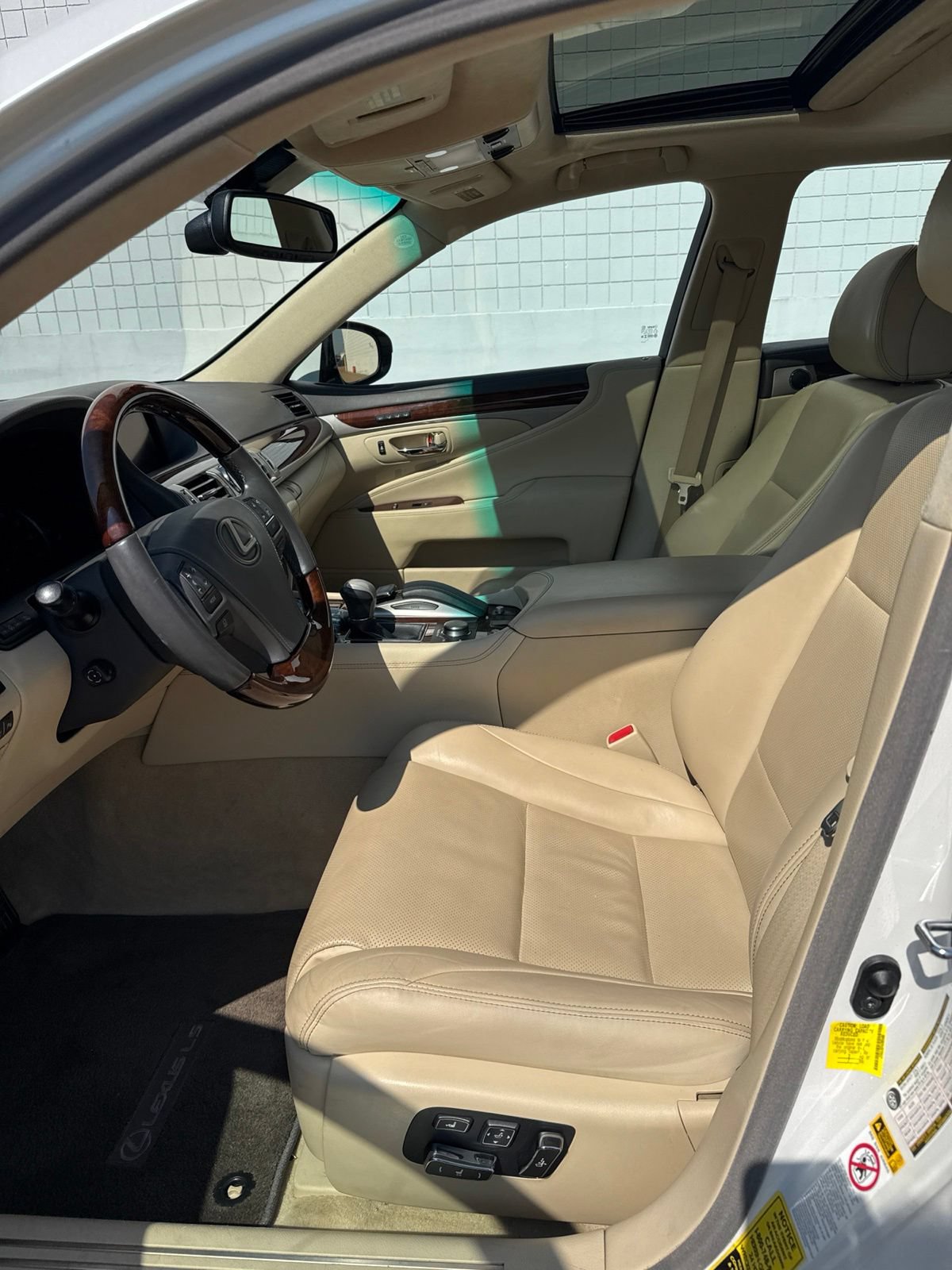 Used 2016 Lexus LS 460 L RWD image 8