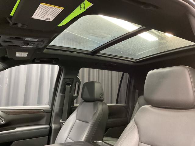 Used 2022 Chevrolet Suburban Z71 w/ Luxury Package AWD/4WD image 16