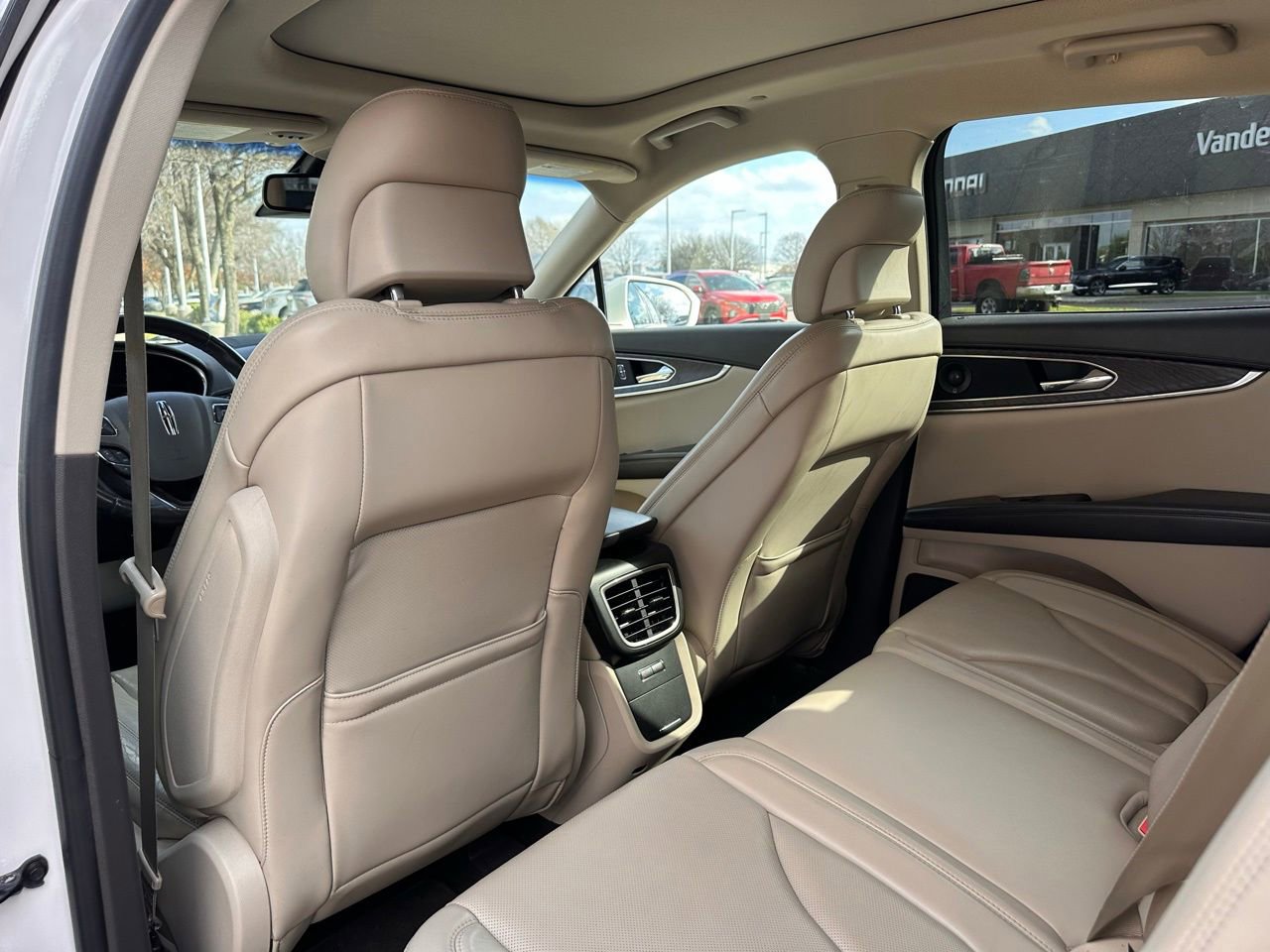 Used 2016 Lincoln MKX Reserve w/ Climate Package image 16