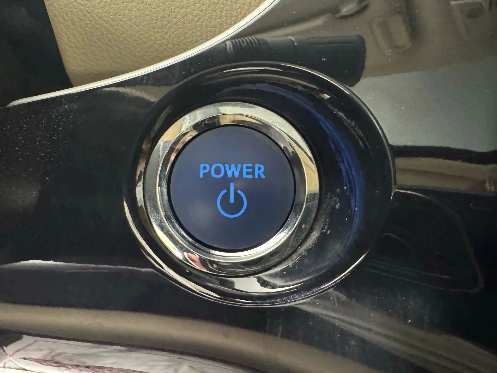 Used 2019 Toyota Prius XLE FWD image 18