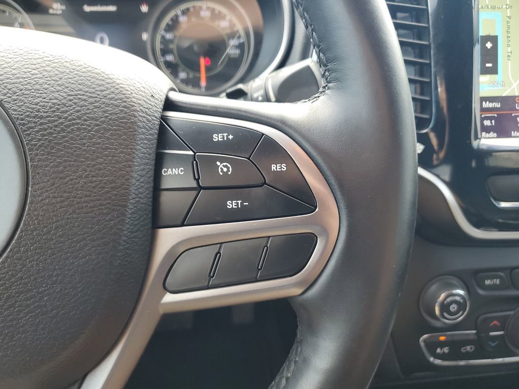 Used 2019 Jeep Cherokee Limited image 21