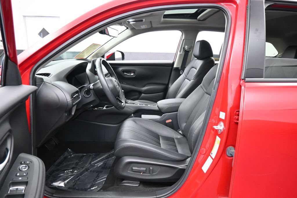 Used 2024 Honda HR-V EX-L image 11