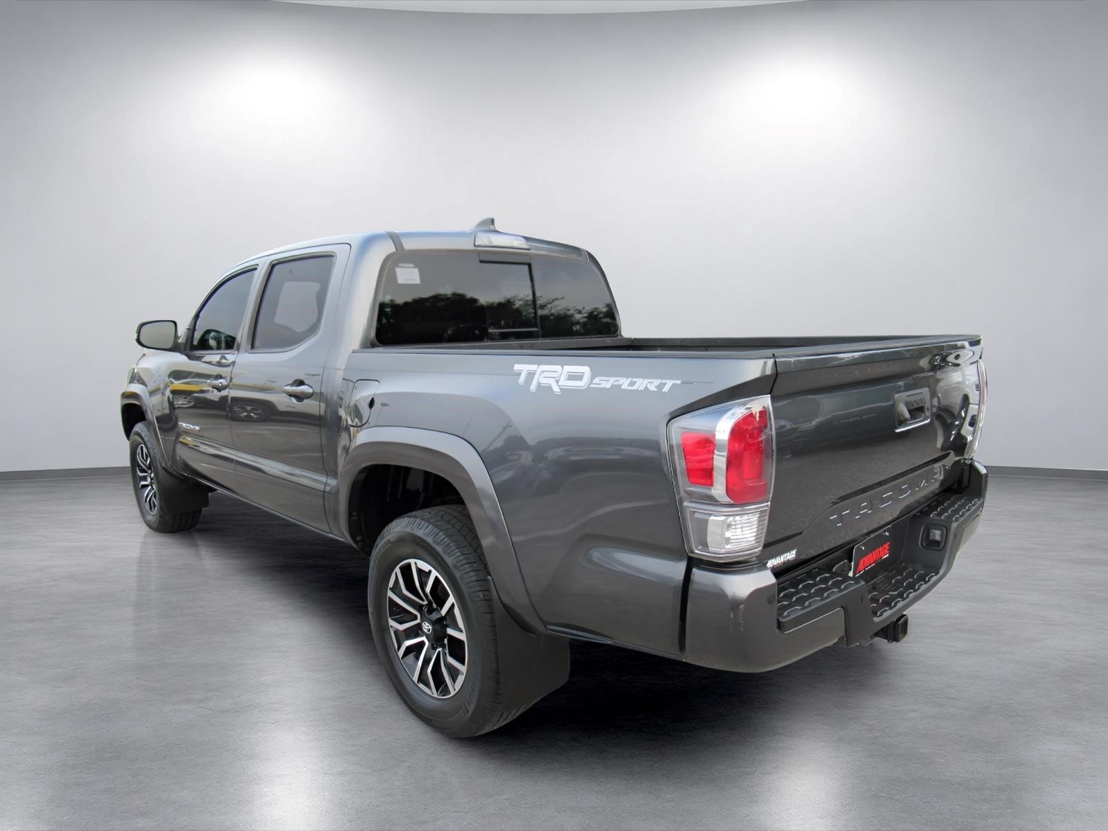 Used 2022 Toyota Tacoma TRD Sport w/ Technology Package RWD image 5