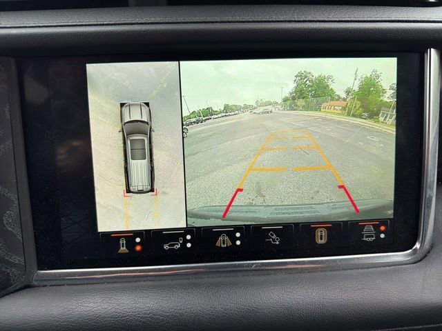 Used 2023 GMC Yukon XL Denali w/ Denali Reserve Package AWD/4WD image 16