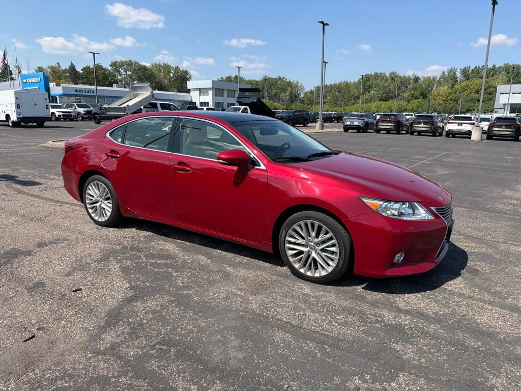 Used 2015 Lexus ES 350 w/ Ultra Luxury Package FWD image 11