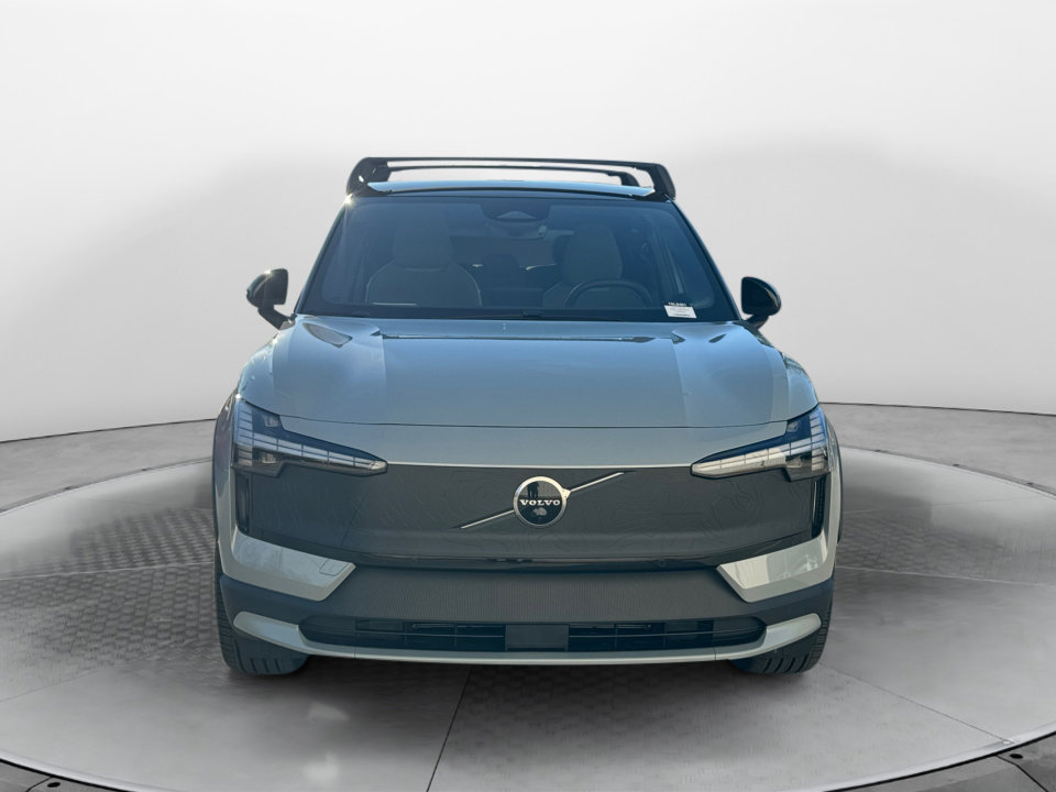 New 2026 Volvo EX30 Cross Country Ultra image 2