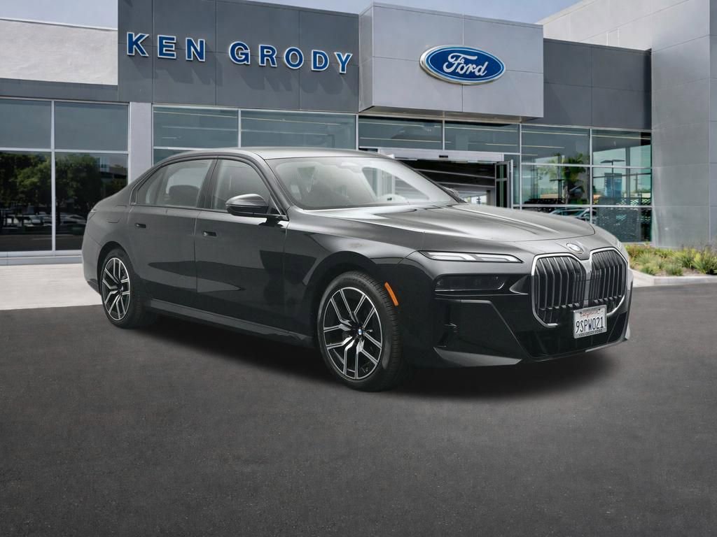 Used 2025 BMW 740i image 1