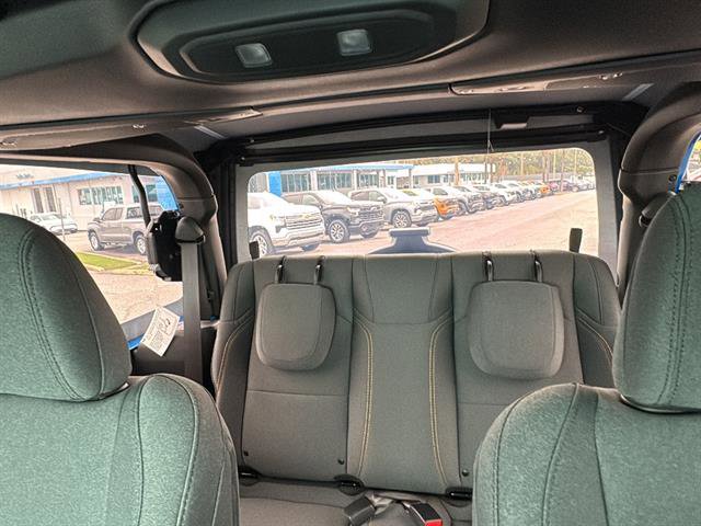 Used 2025 Jeep Wrangler Sport image 11