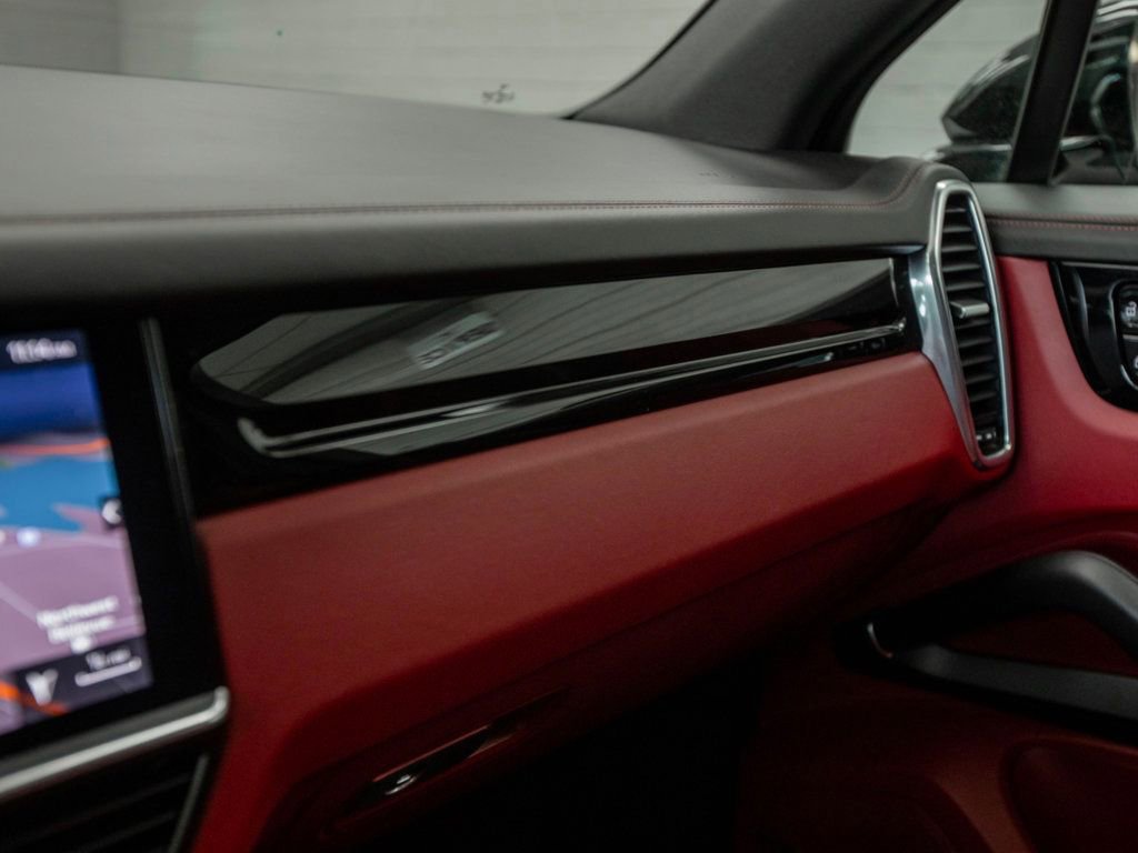 Used 2020 Porsche Cayenne S AWD/4WD image 25