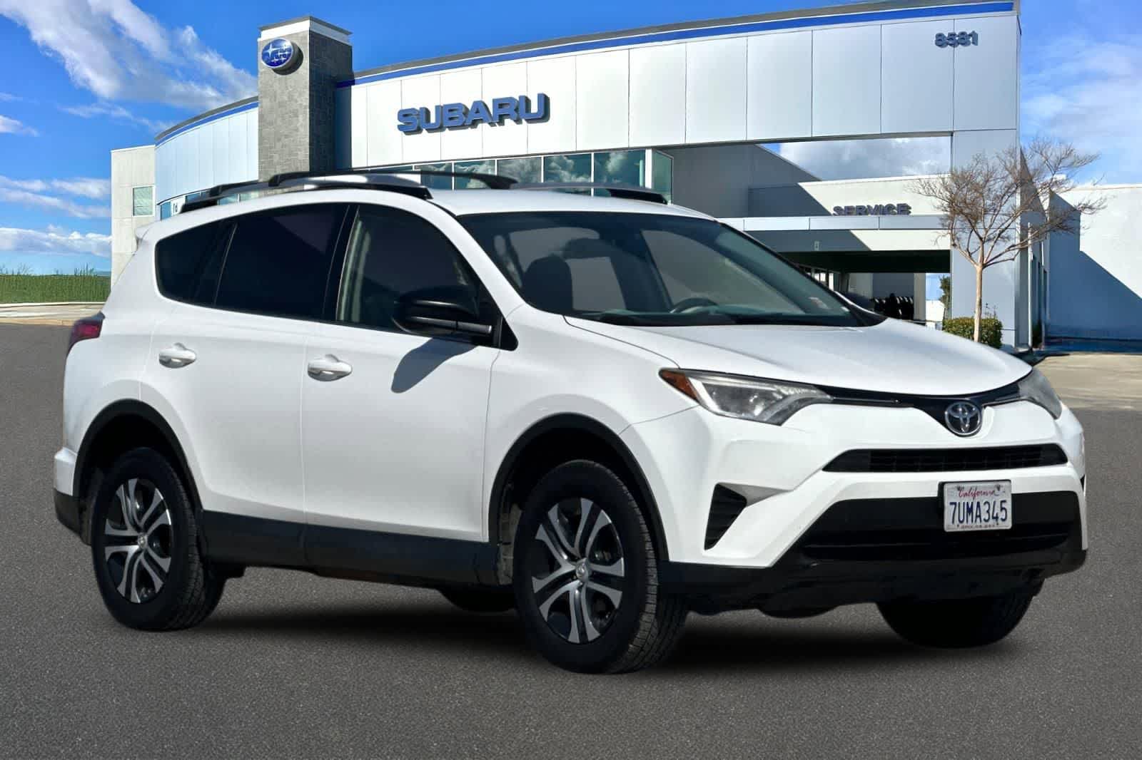 Used 2016 Toyota RAV4 LE FWD image 5