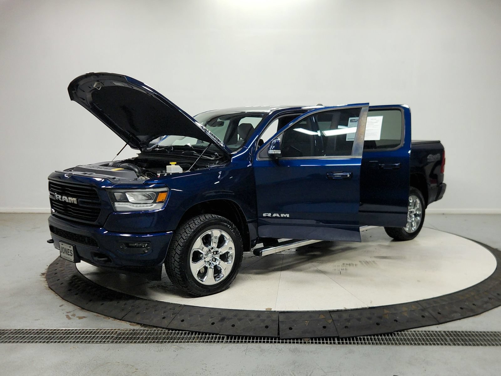 Used 2020 RAM 1500 Big Horn AWD/4WD image 12