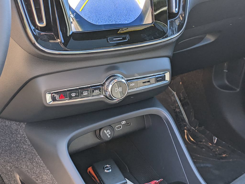 Certified 2023 Volvo XC40 Recharge Ultimate AWD/4WD image 18
