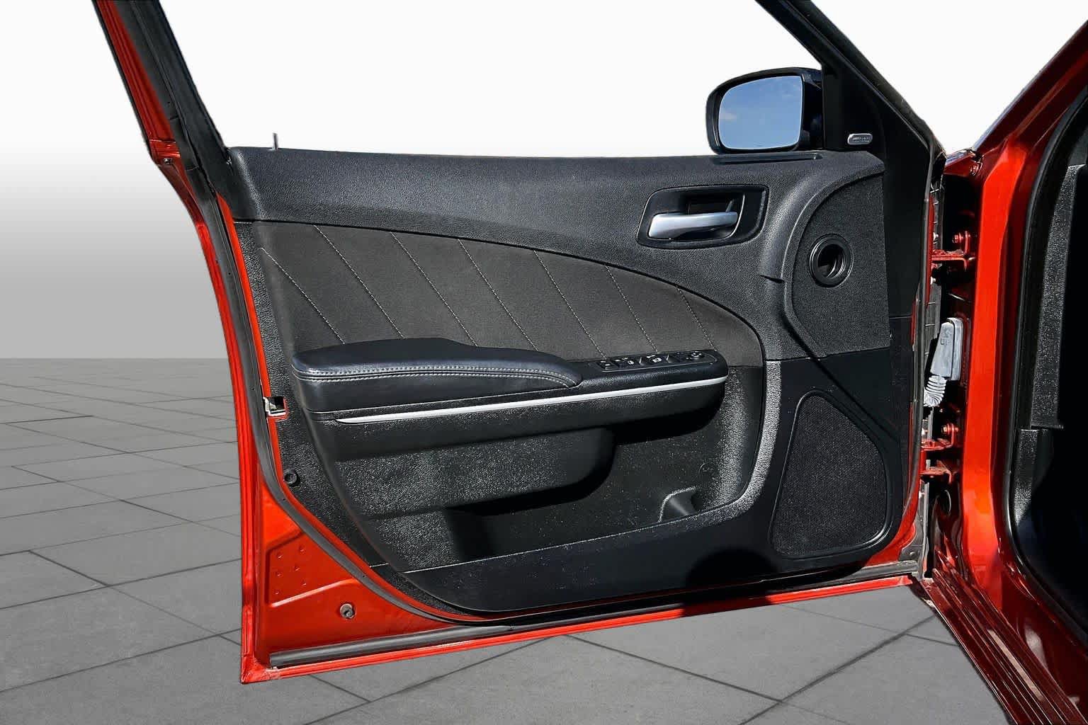 Used 2023 Dodge Charger SXT RWD image 19