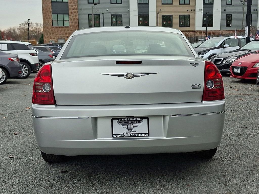 Used 2010 Chrysler 300 Touring image 5