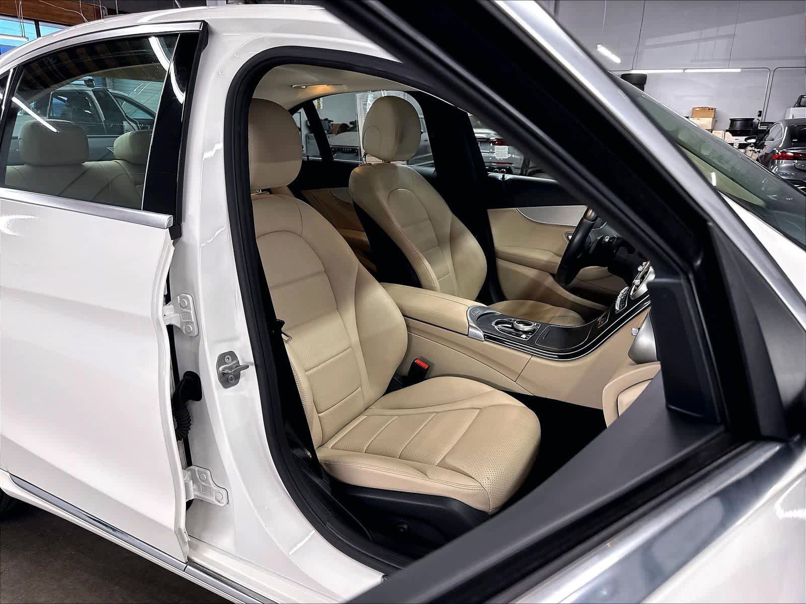 Used 2021 Mercedes-Benz C 300 Sedan image 10