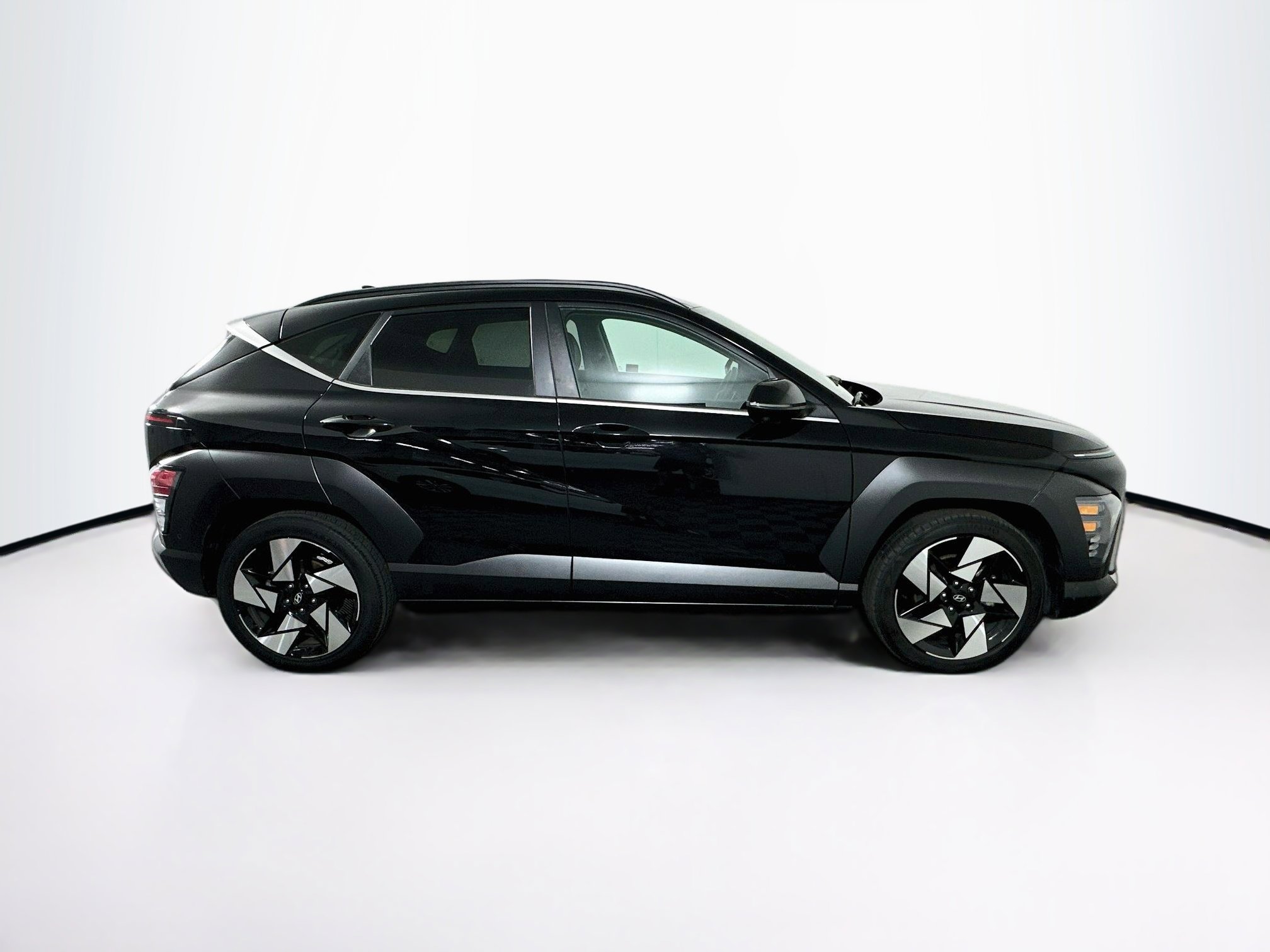 Used 2024 Hyundai Kona Limited FWD image 10