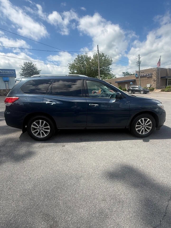 Used 2013 Nissan Pathfinder SV AWD/4WD image 5