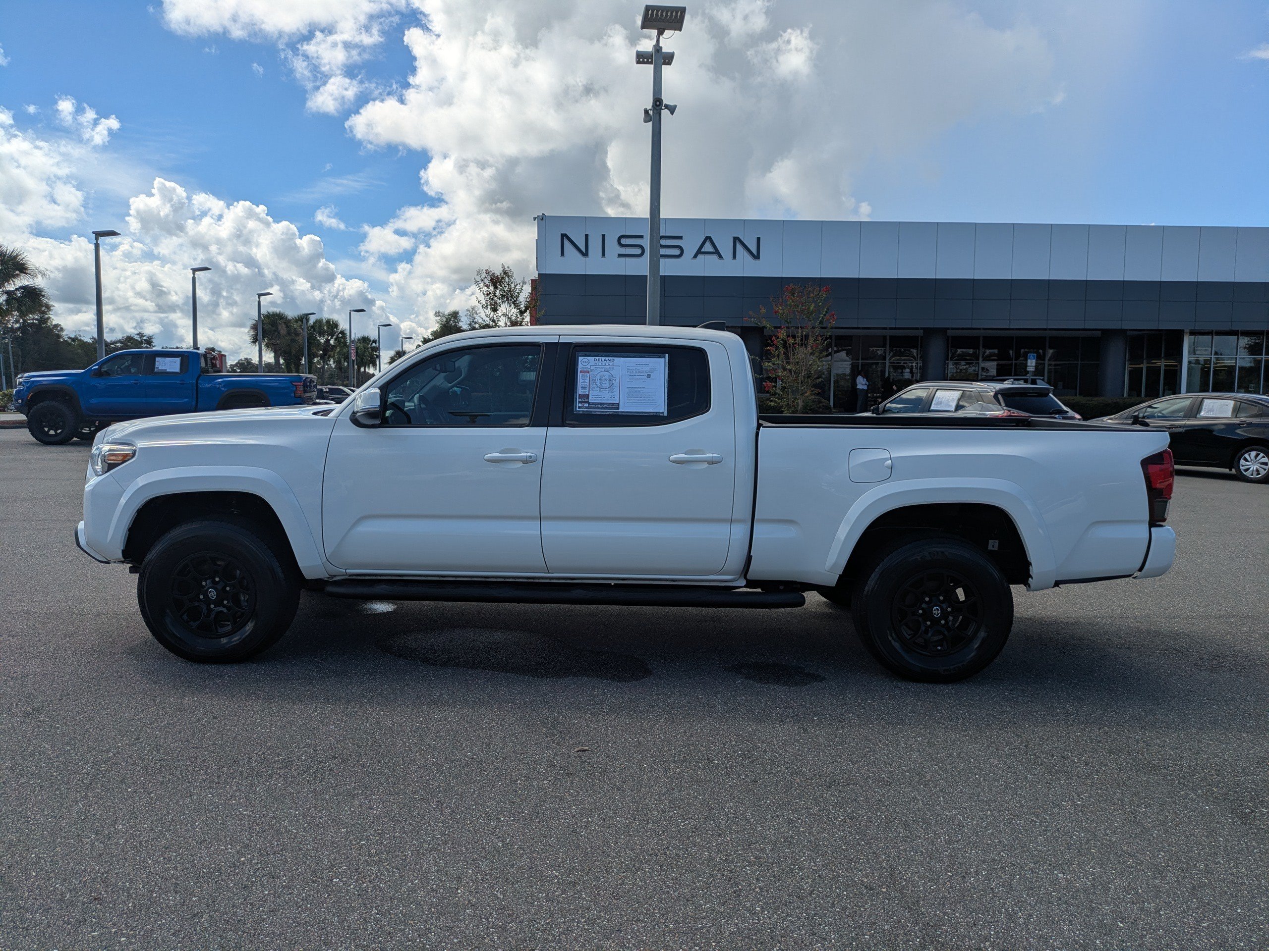 Used 2022 Toyota Tacoma SR5 RWD image 7