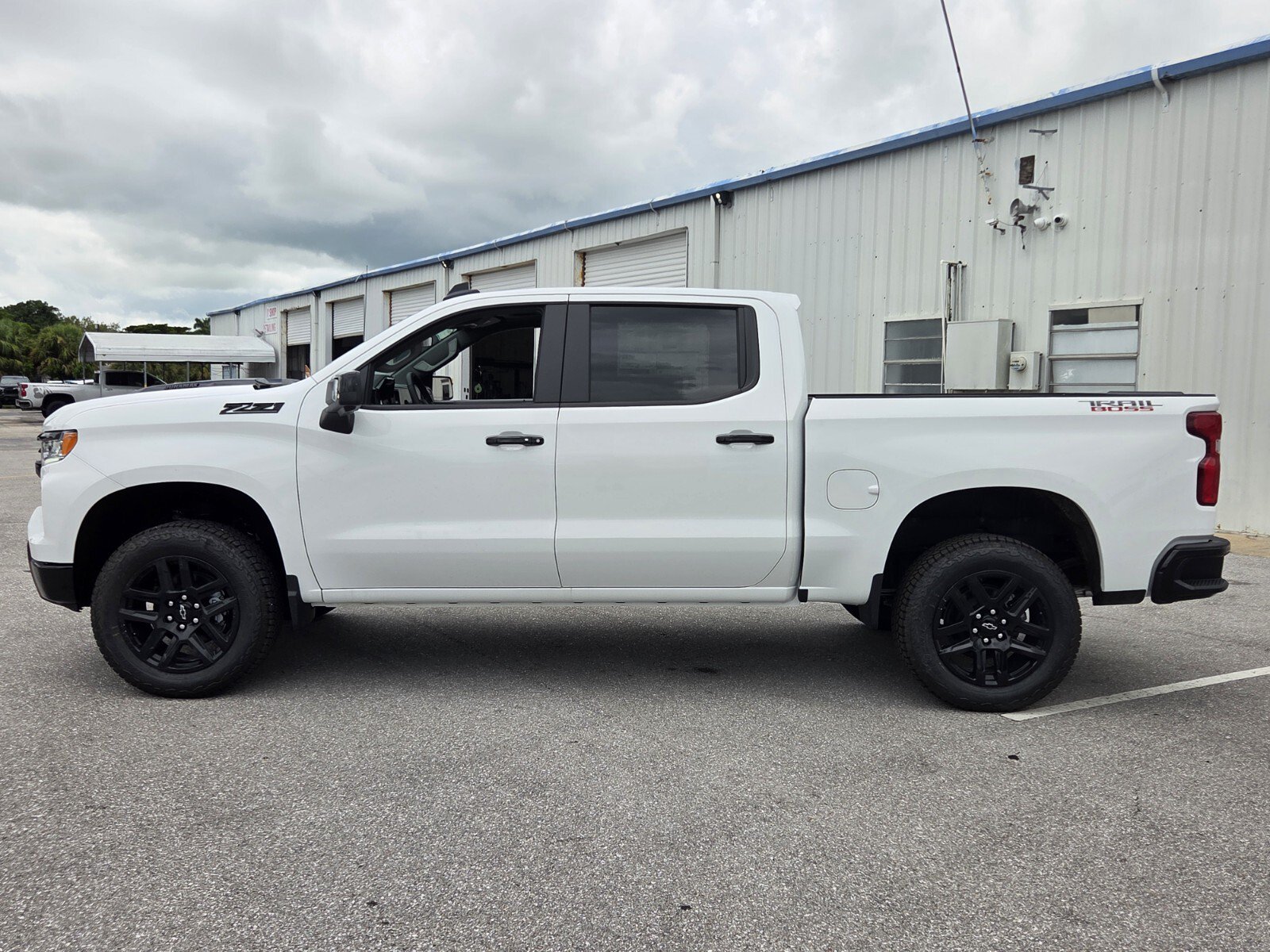 New 2026 Chevrolet Silverado 1500 LT Trail Boss w/ LT Trail Boss Premium Package AWD/4WD image 2