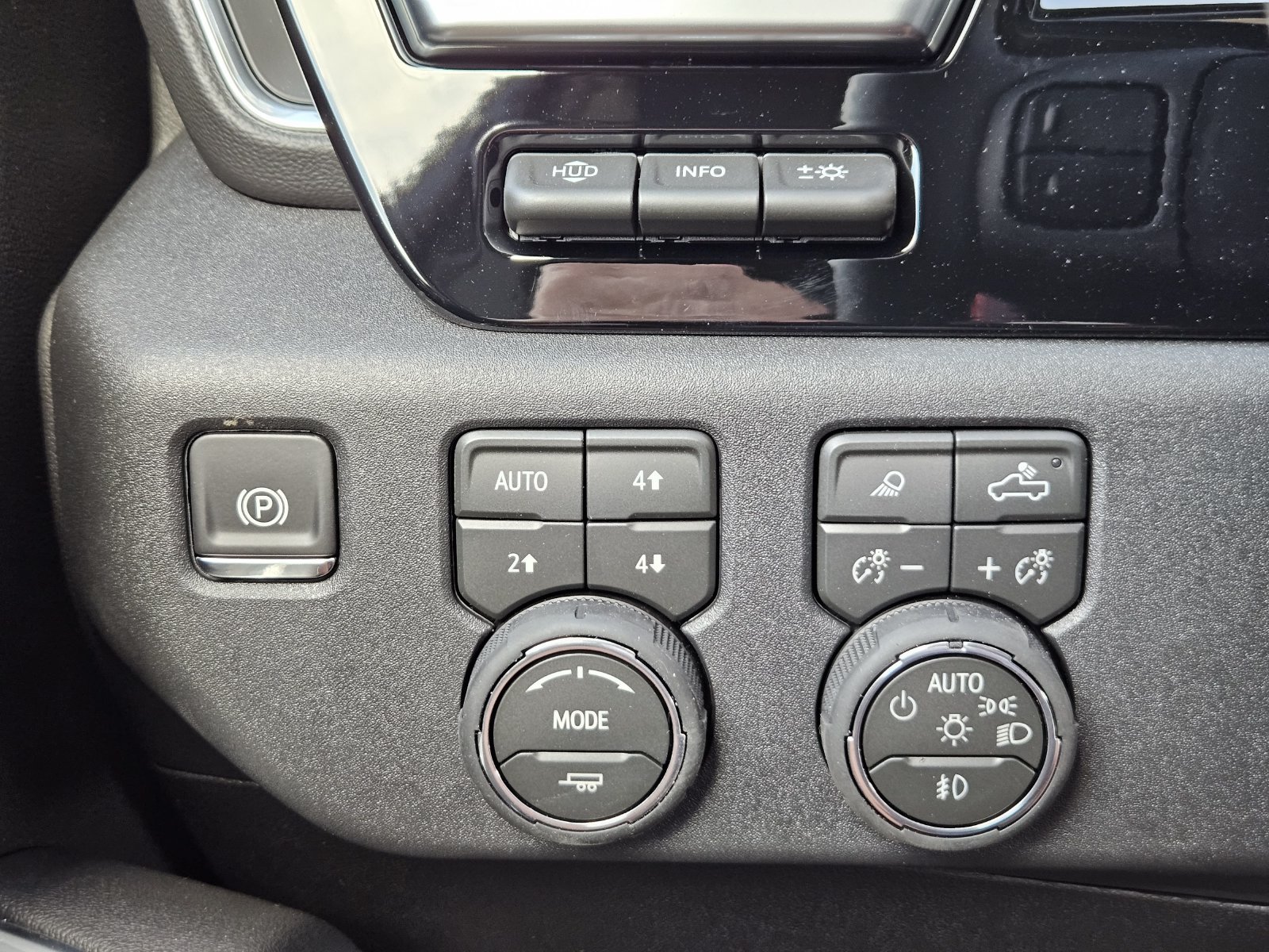 New 2026 Chevrolet Silverado 3500 High Country w/ Technology Package AWD/4WD image 23