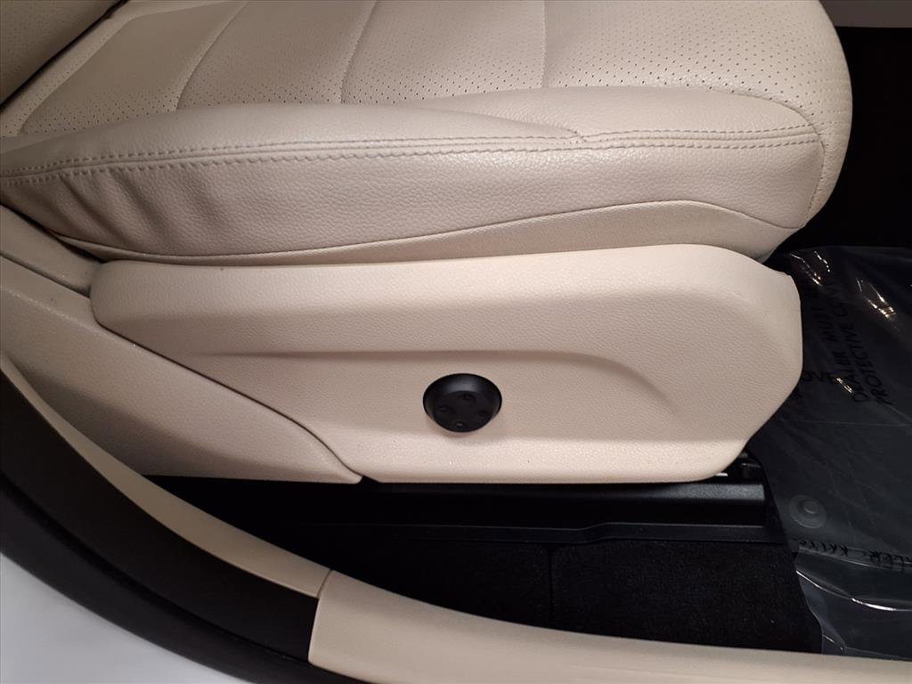 Used 2022 Mercedes-Benz GLC 300 4MATIC image 12